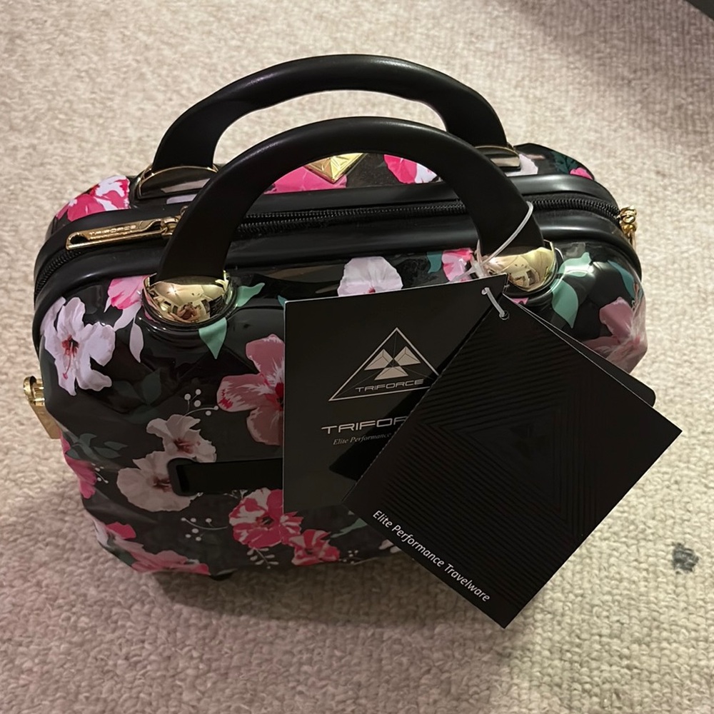 NWT TriForce Black and Pink Floral Elite Performance Travelware Case